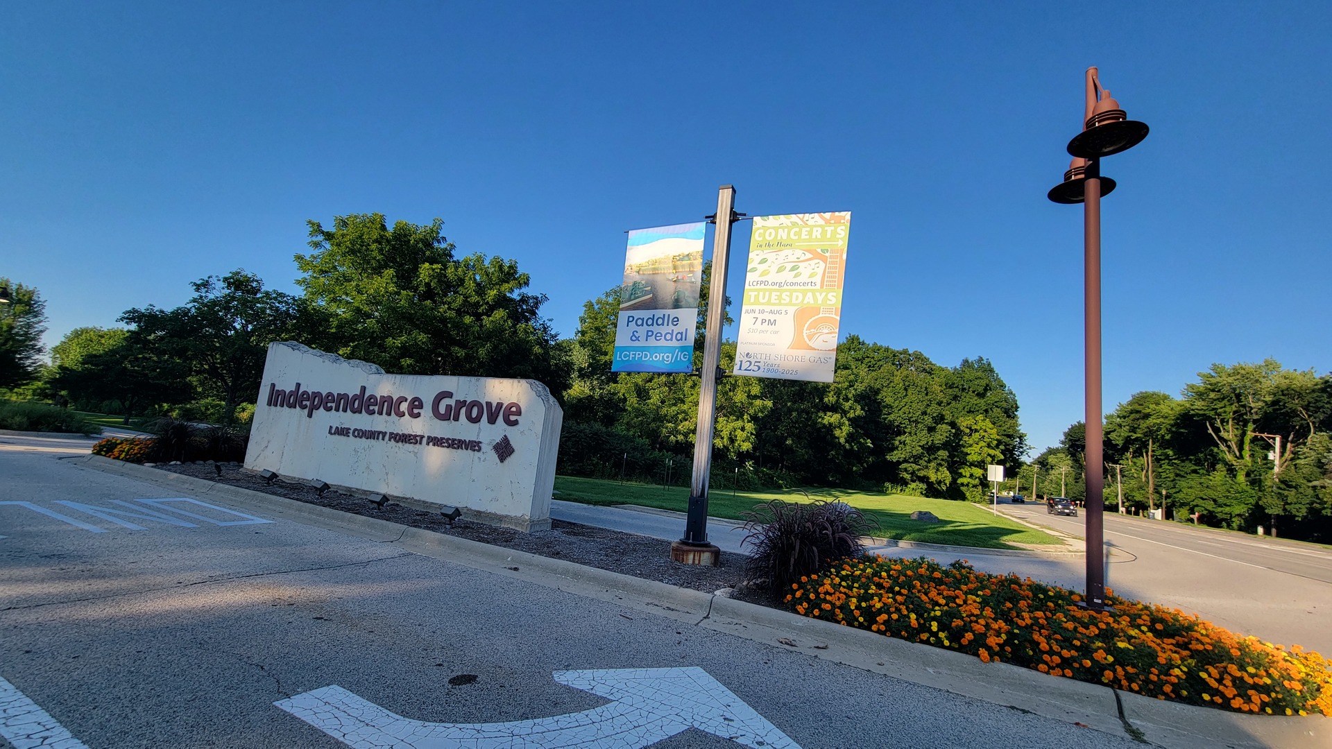 16051 W Des Plaines Drive, Libertyville, IL 60048