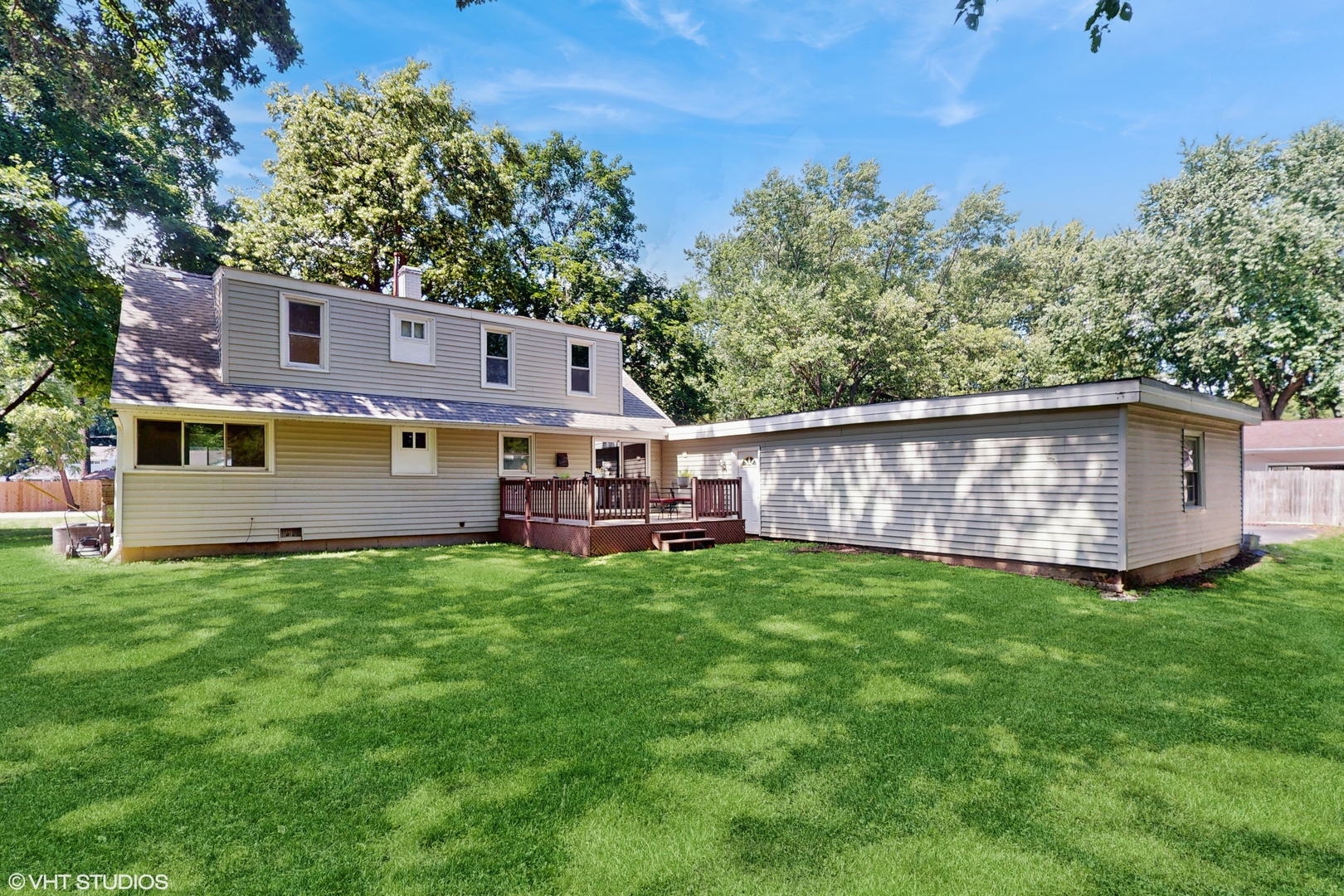 16051 W Des Plaines Drive, Libertyville, IL 60048