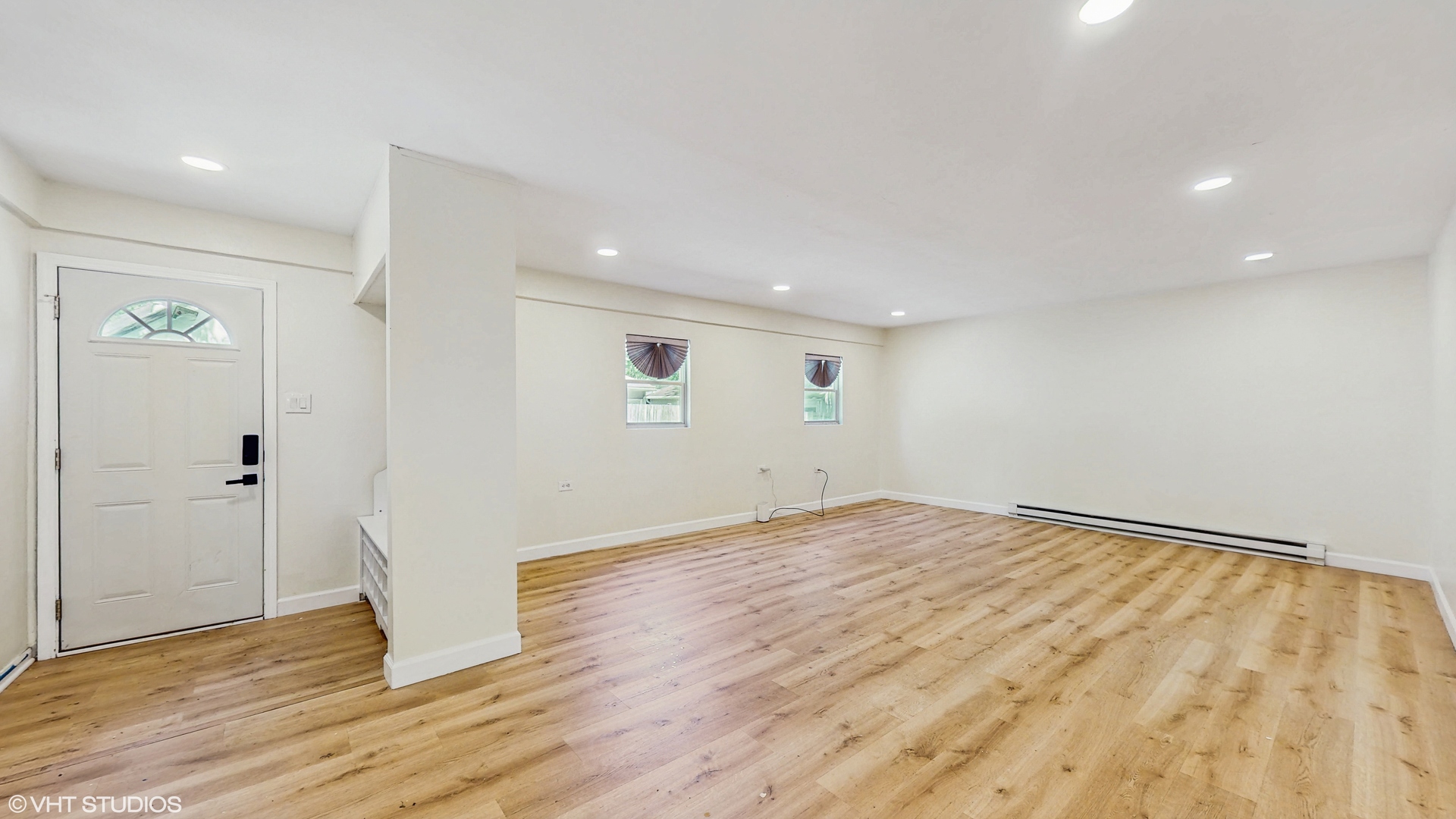16051 W Des Plaines Drive, Libertyville, IL 60048