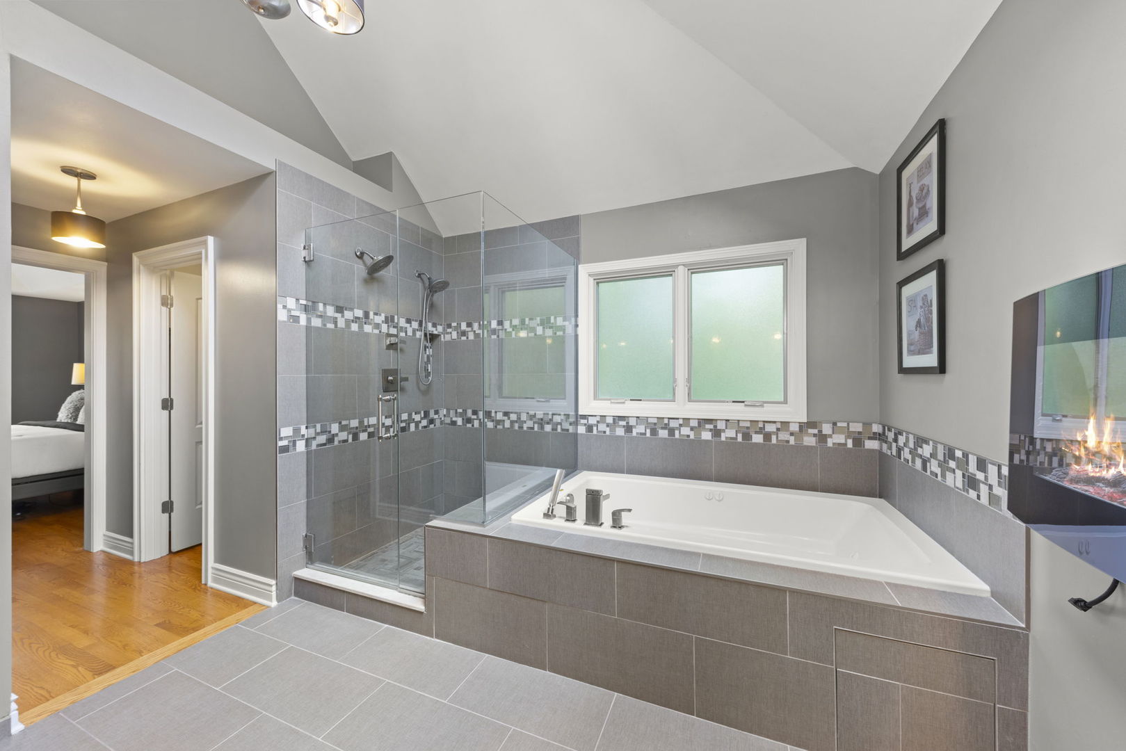 816 Spindletree Avenue, Naperville, IL 60565
