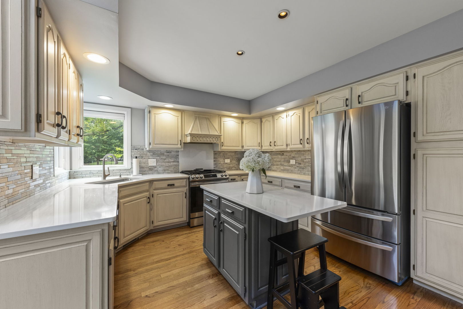 816 Spindletree Avenue, Naperville, IL 60565