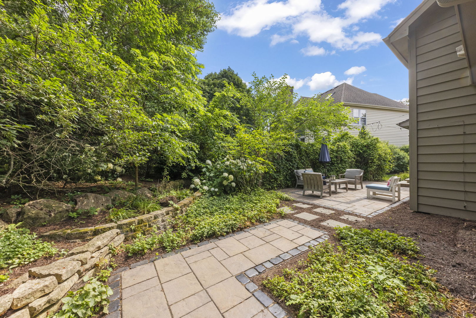 816 Spindletree Avenue, Naperville, IL 60565