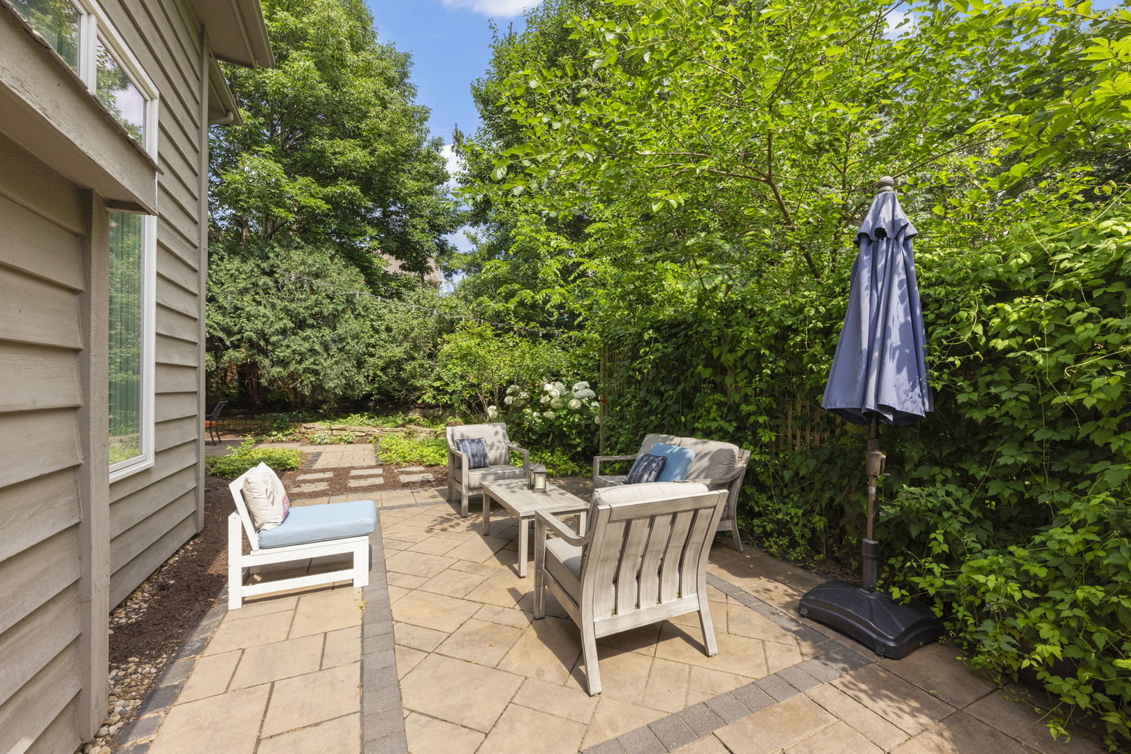 816 Spindletree Avenue, Naperville, IL 60565