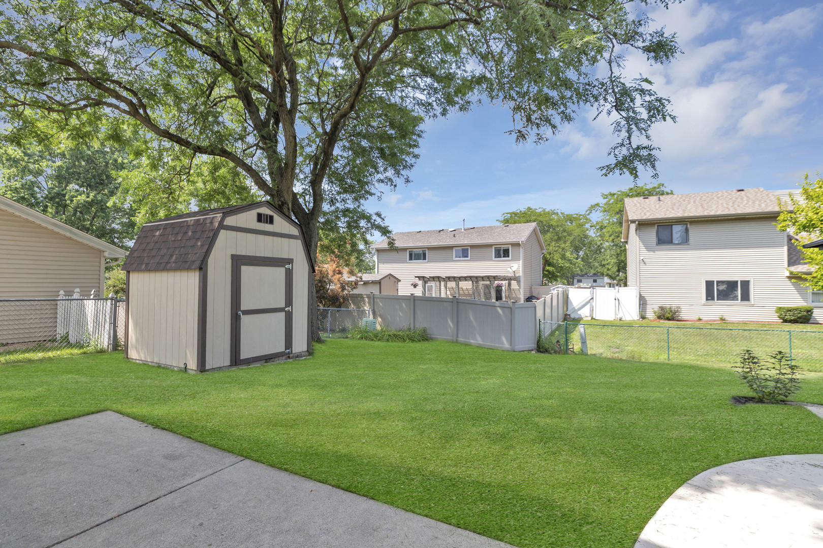 676 Niagara Drive, Bolingbrook, IL 60440