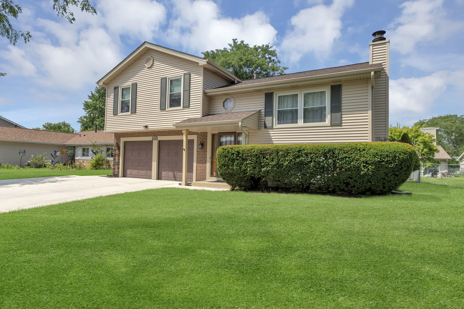 676 Niagara Drive, Bolingbrook, IL 60440