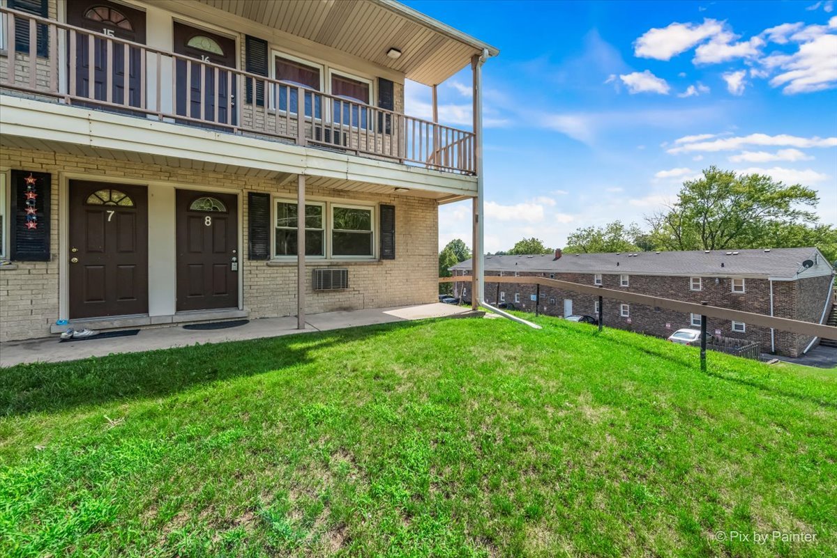 821 Bode Road #8, Elgin, IL 60120