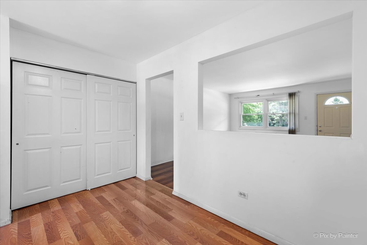 821 Bode Road #8, Elgin, IL 60120