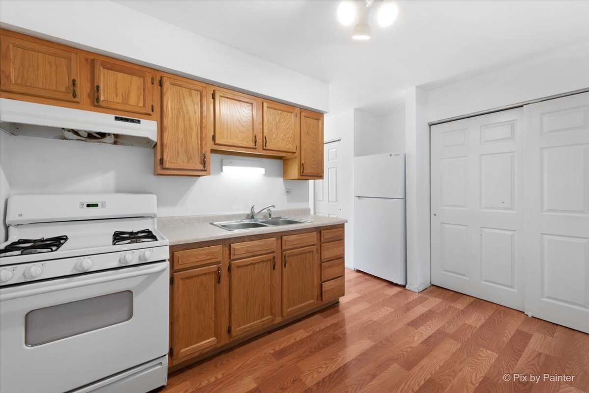 821 Bode Road #8, Elgin, IL 60120