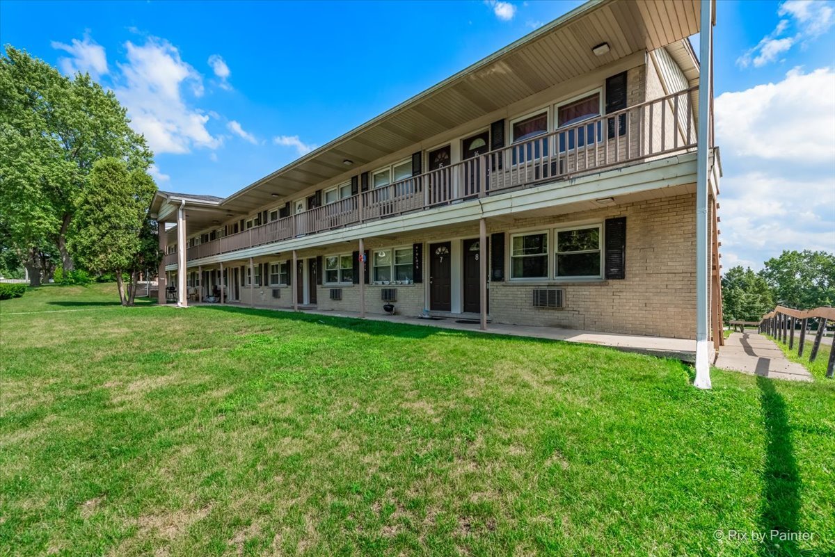 821 Bode Road #8, Elgin, IL 60120