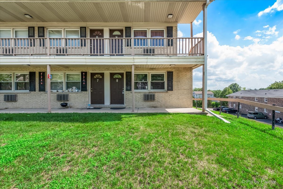 821 Bode Road #8, Elgin, IL 60120