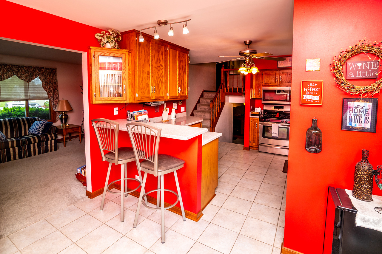 1N280 Morse Street, Carol Stream, IL 60188