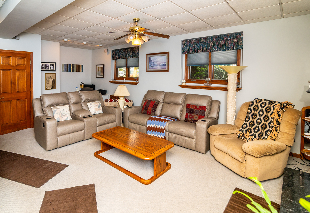 1N280 Morse Street, Carol Stream, IL 60188