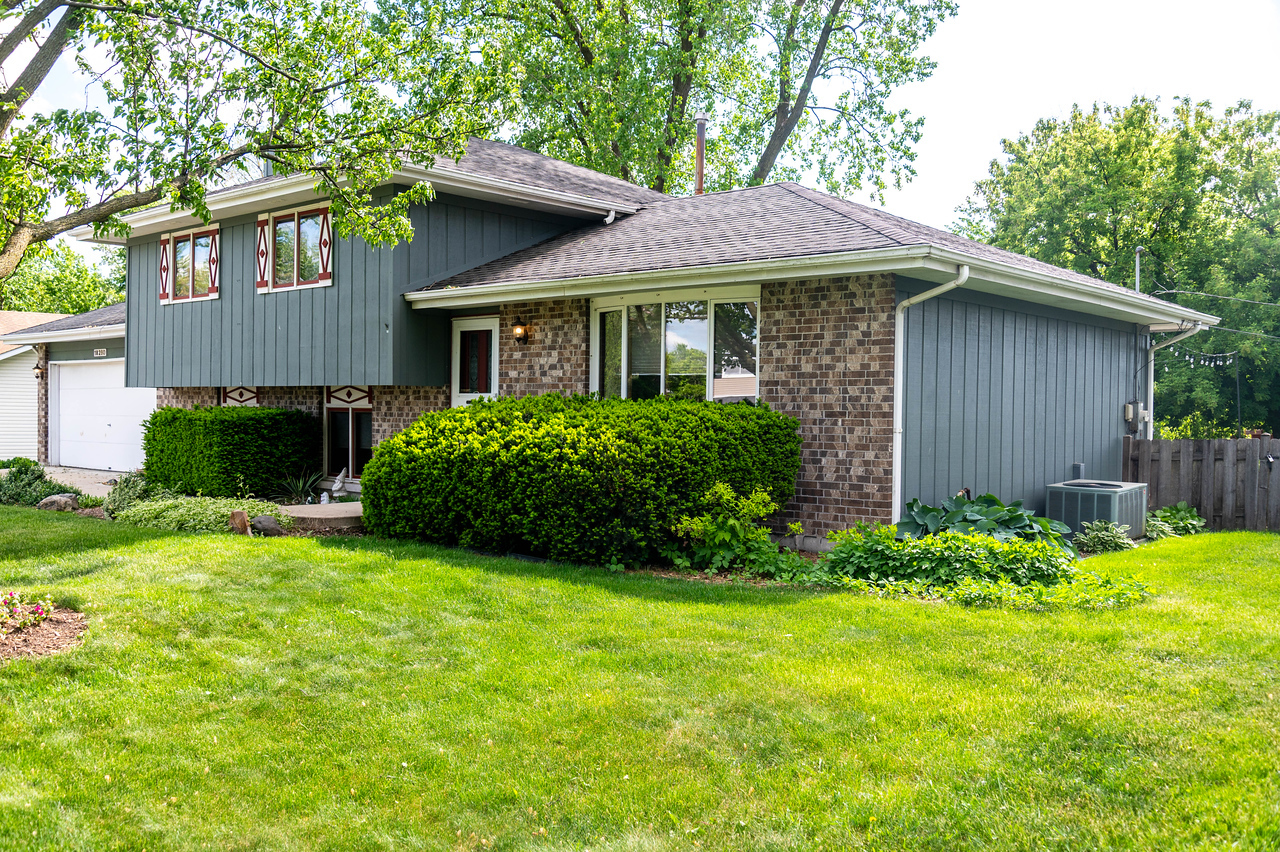 1N280 Morse Street, Carol Stream, IL 60188