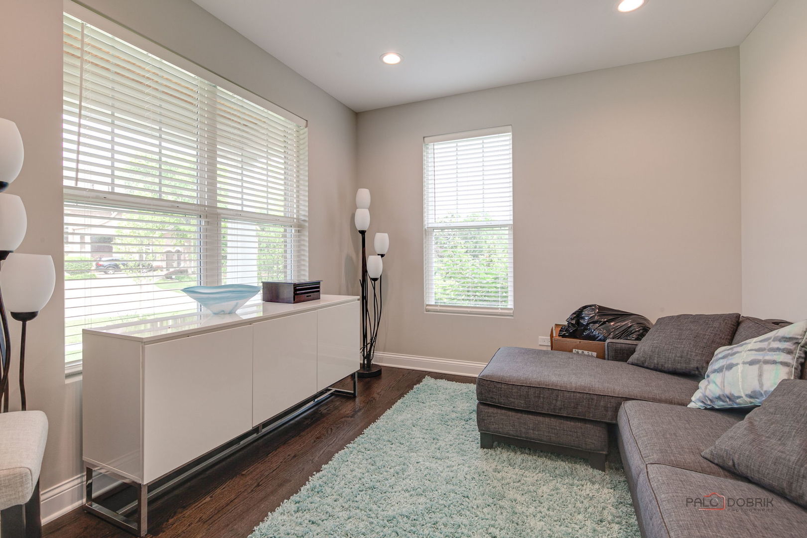 1945 N Lake Charles Drive, Vernon Hills, IL 60061