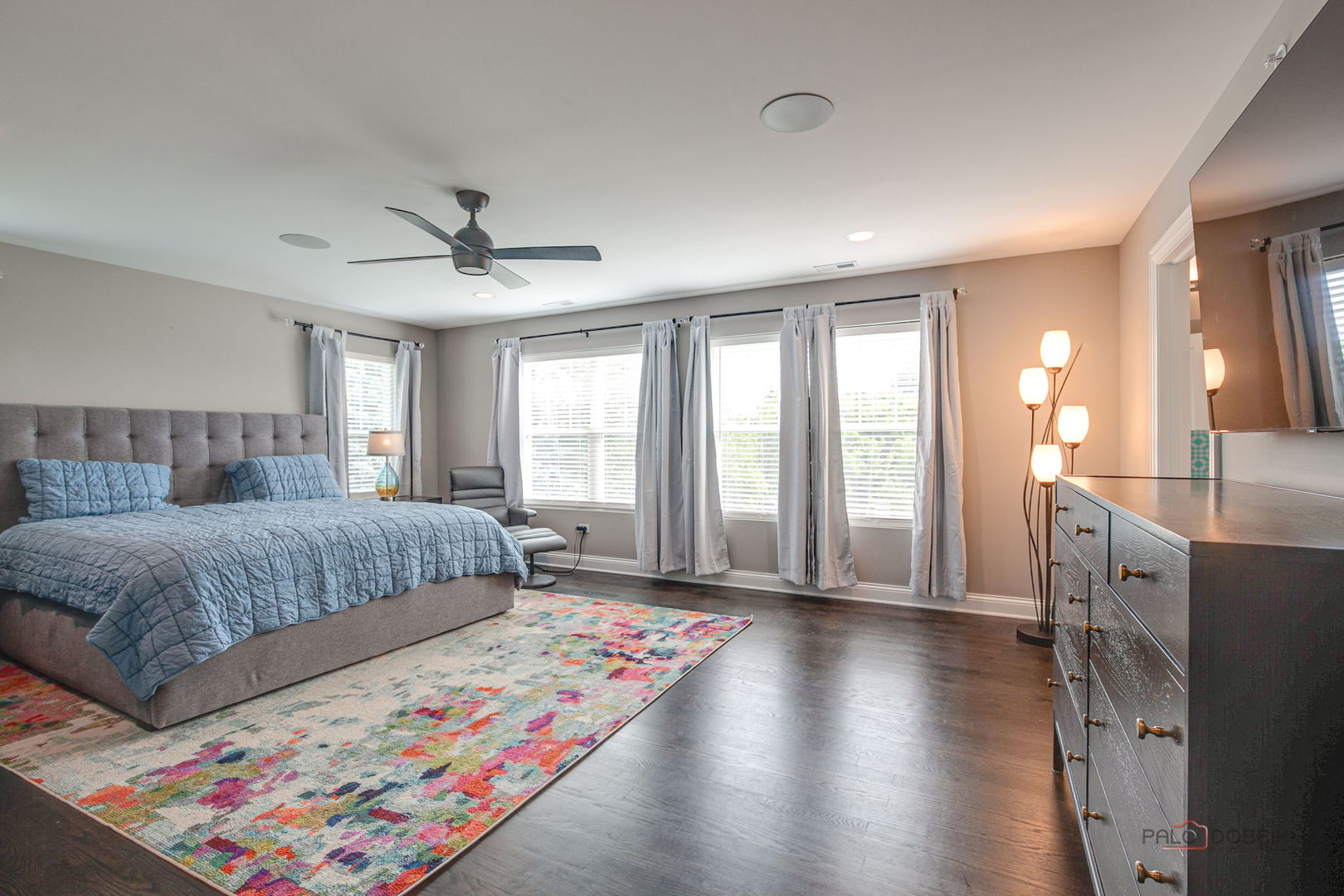 1945 N Lake Charles Drive, Vernon Hills, IL 60061