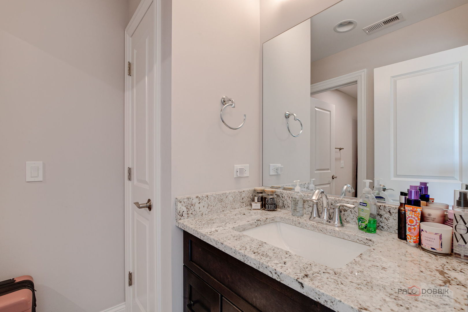1945 N Lake Charles Drive, Vernon Hills, IL 60061