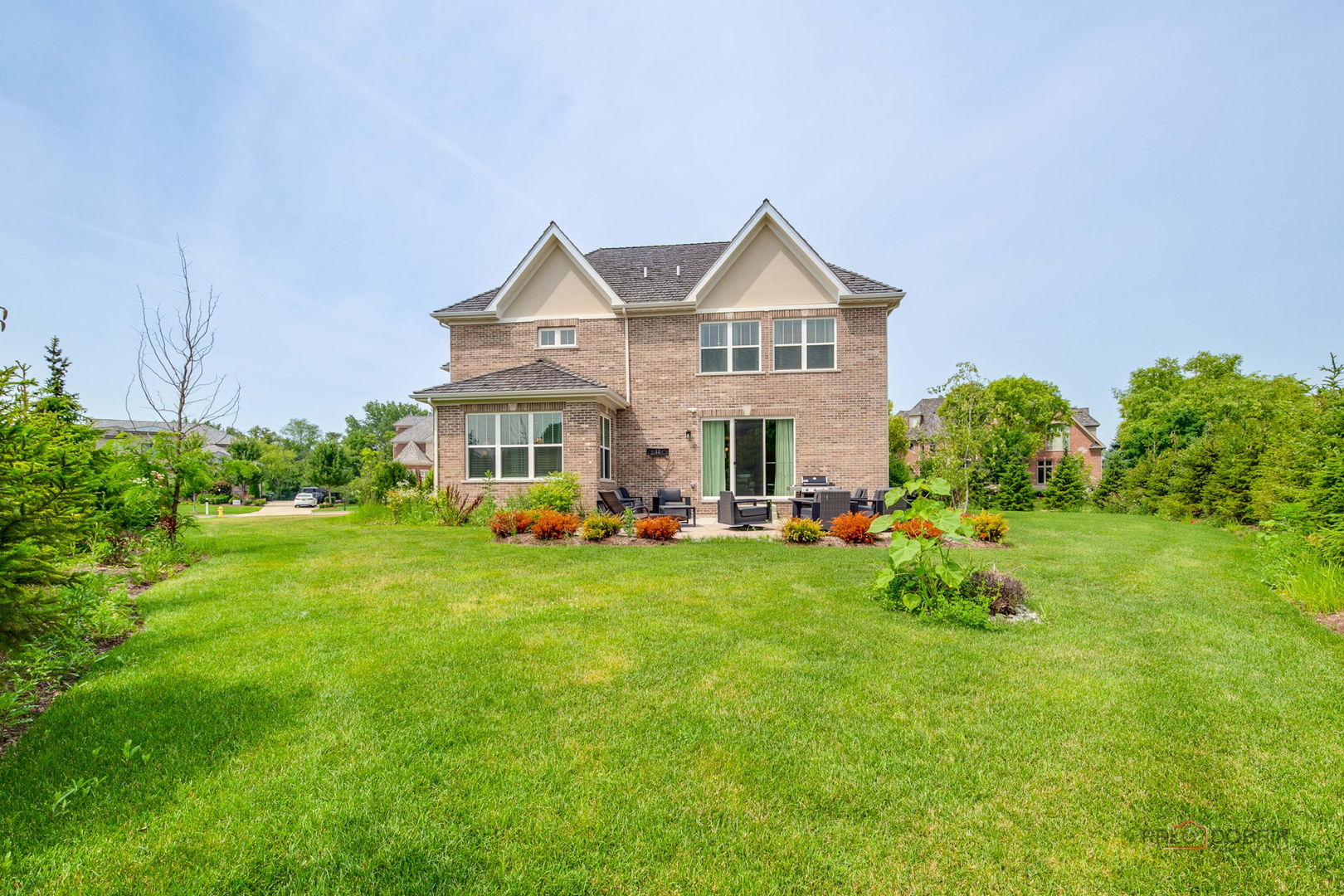 1945 N Lake Charles Drive, Vernon Hills, IL 60061