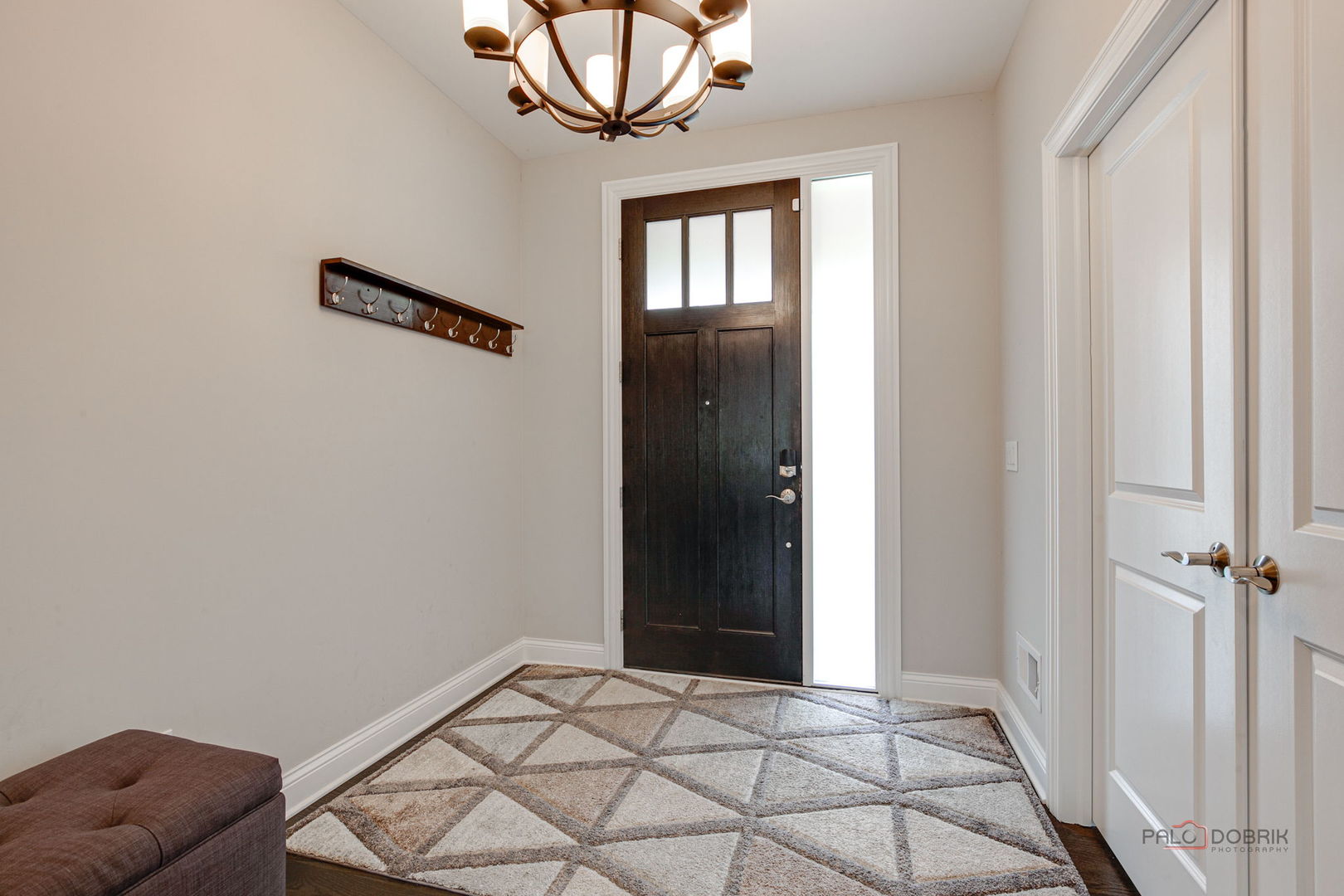 1945 N Lake Charles Drive, Vernon Hills, IL 60061