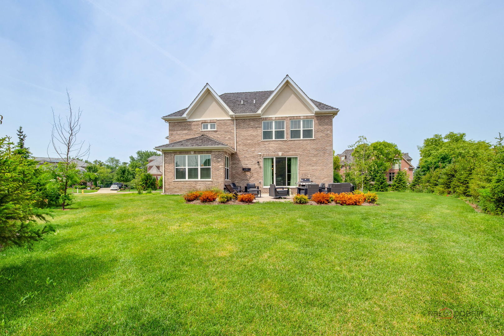 1945 N Lake Charles Drive, Vernon Hills, IL 60061