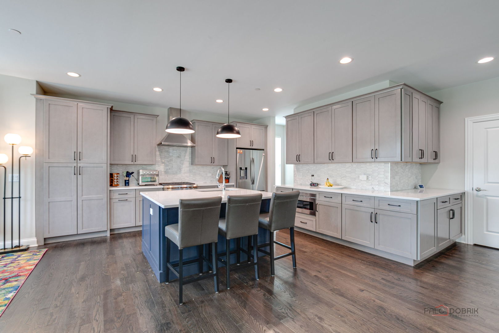 1945 N Lake Charles Drive, Vernon Hills, IL 60061