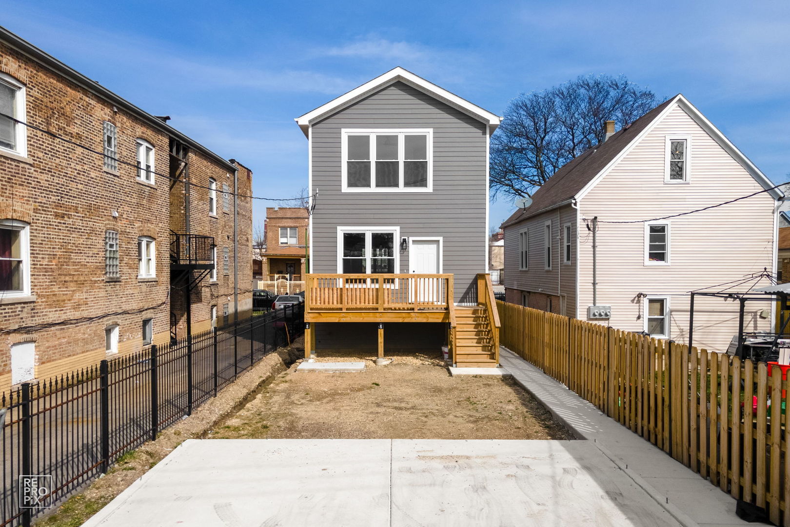4241 W Walton Street, Chicago, IL 60651
