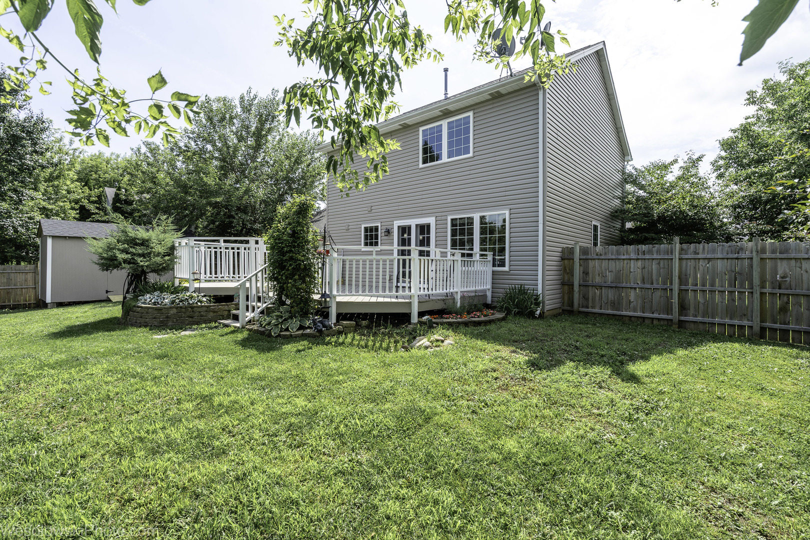 2004 Pine Drive, McHenry, IL 60051