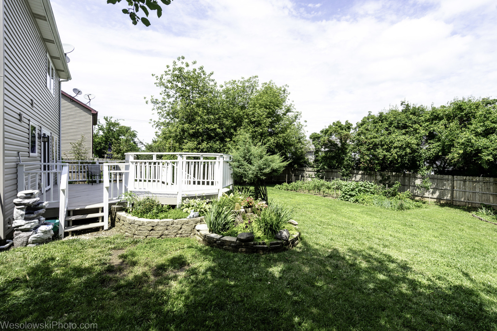 2004 Pine Drive, McHenry, IL 60051