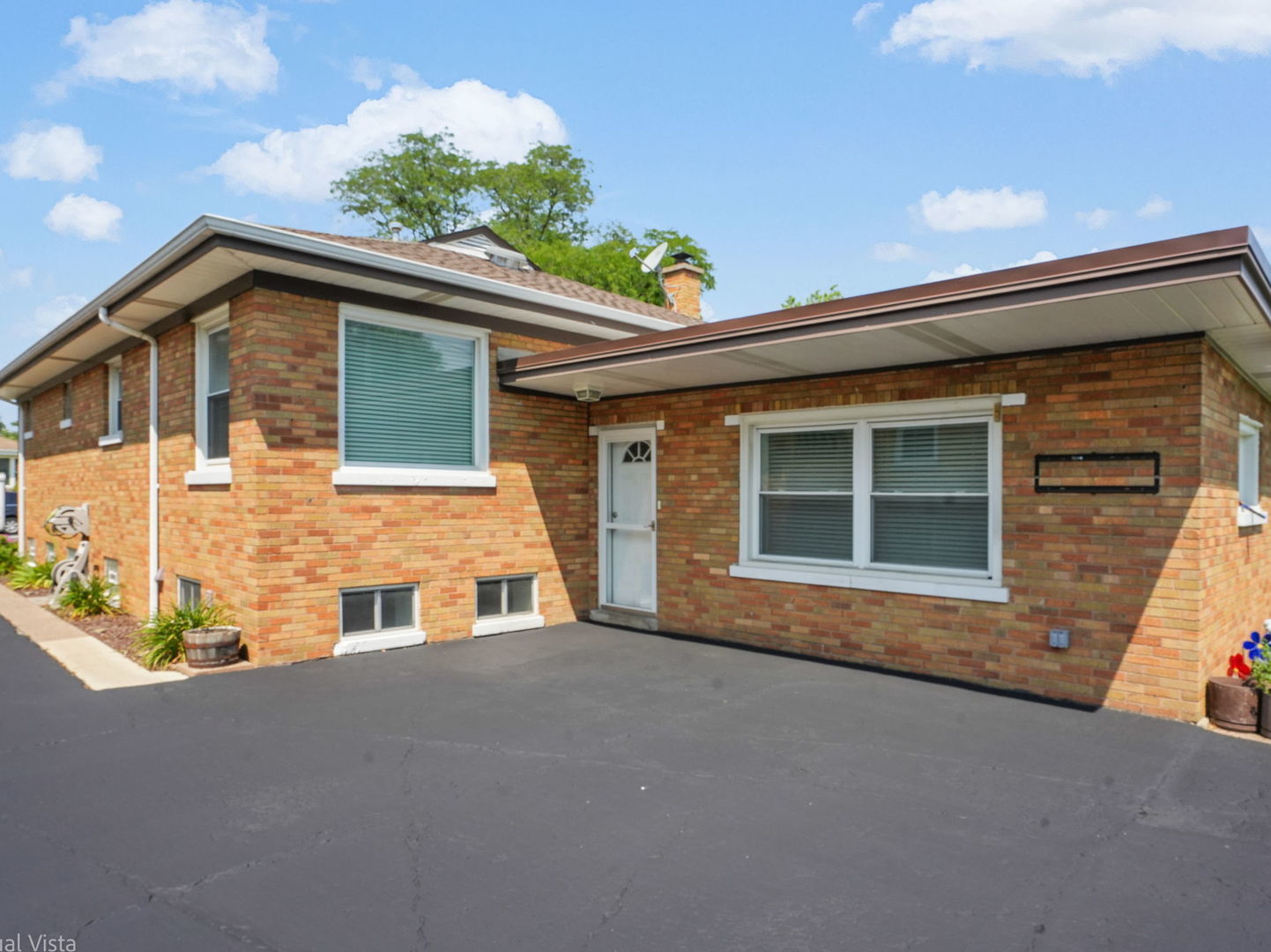 1865 Buckingham Avenue, Westchester, IL 60154