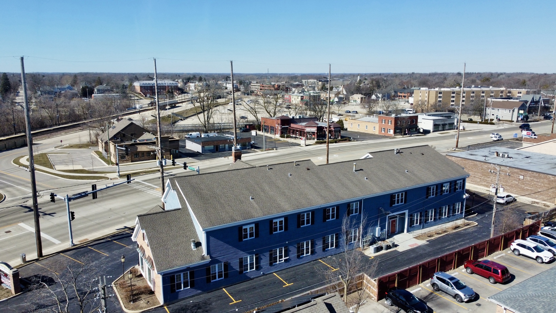 215 S Northwest Highway, Barrington, IL 60010
