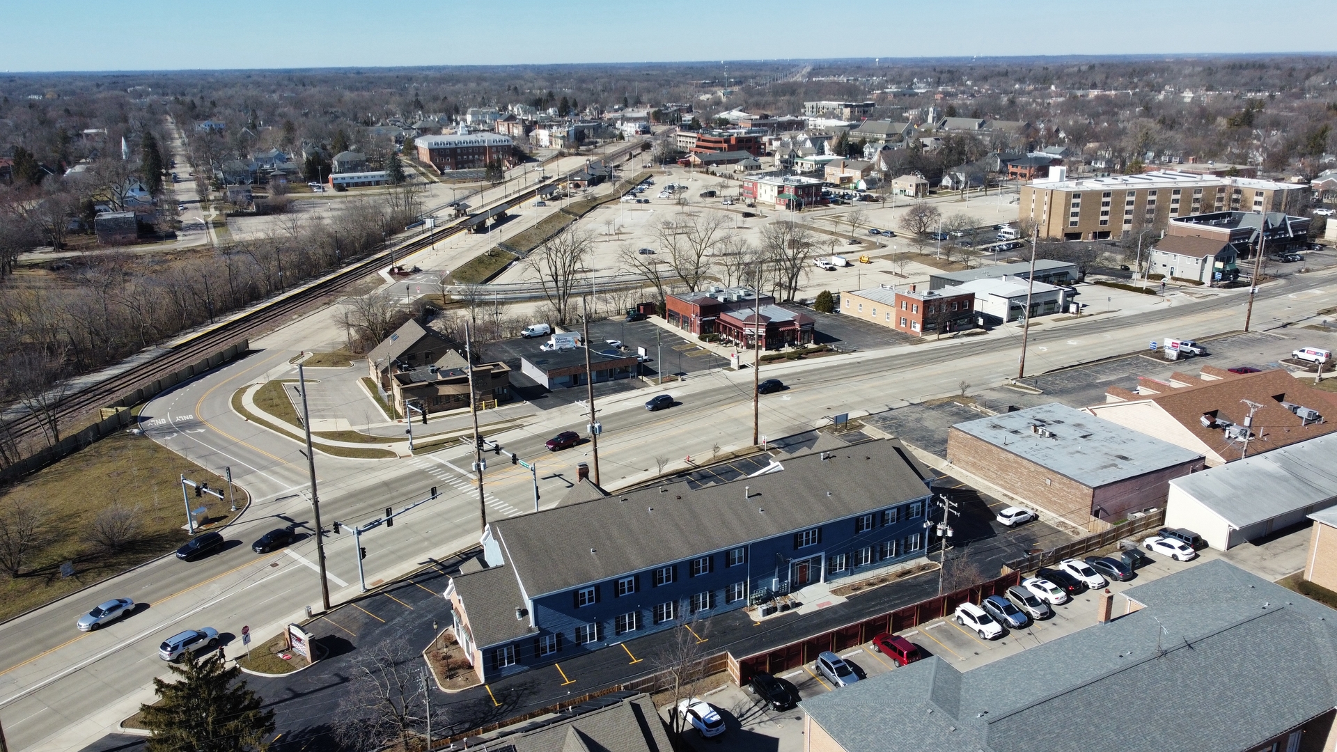 215 S Northwest Highway, Barrington, IL 60010