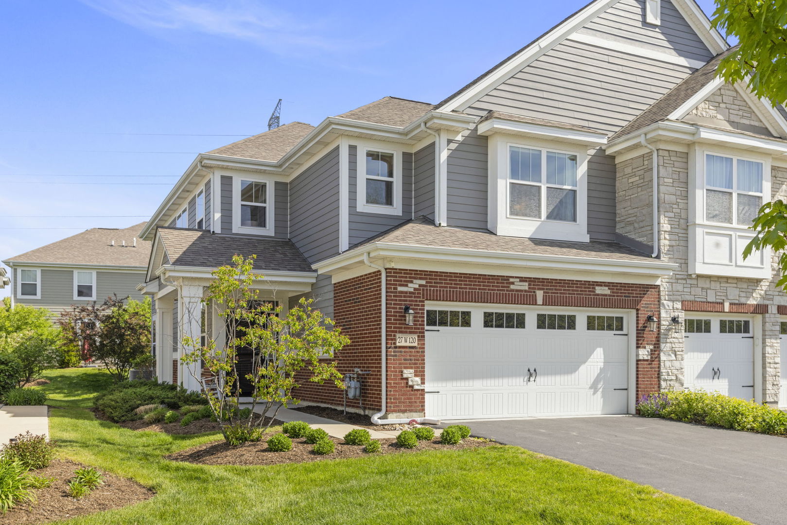 27w120 Timber Creek Drive, Winfield, IL 60190