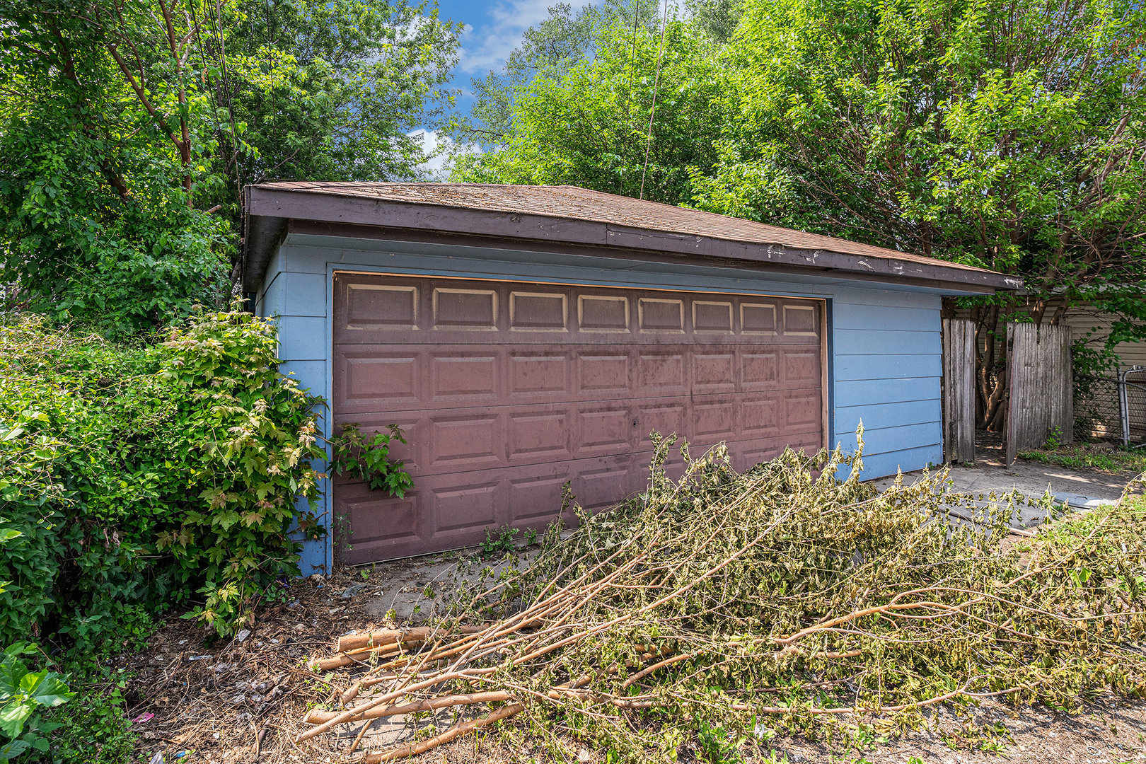 13947 S Saginaw Avenue, Burnham, IL 60633
