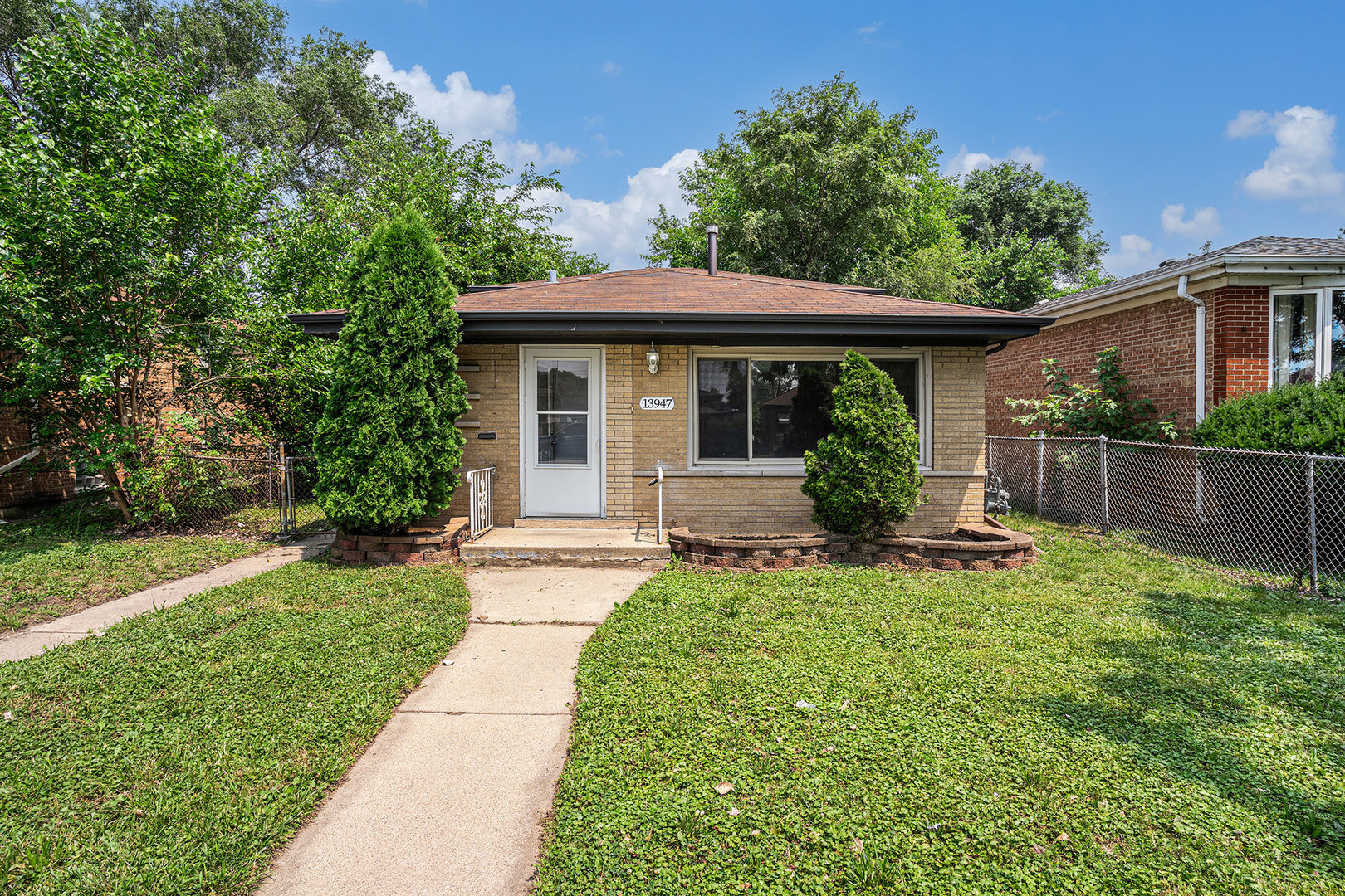 13947 S Saginaw Avenue, Burnham, IL 60633