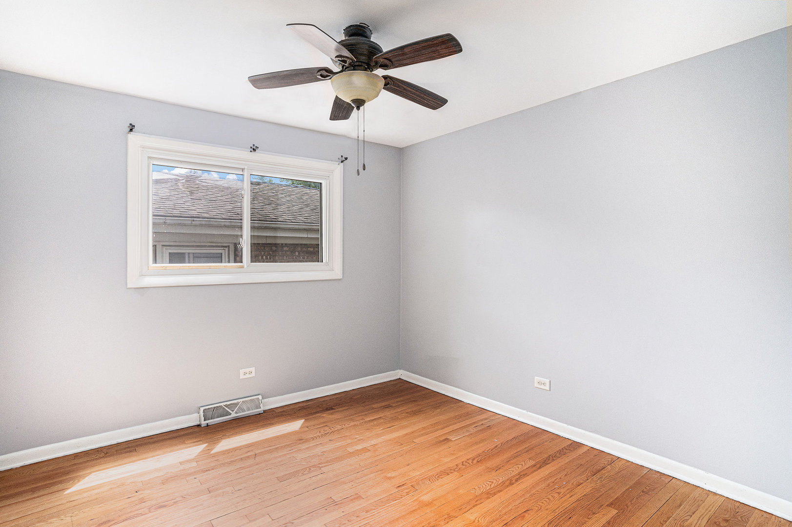 13947 S Saginaw Avenue, Burnham, IL 60633
