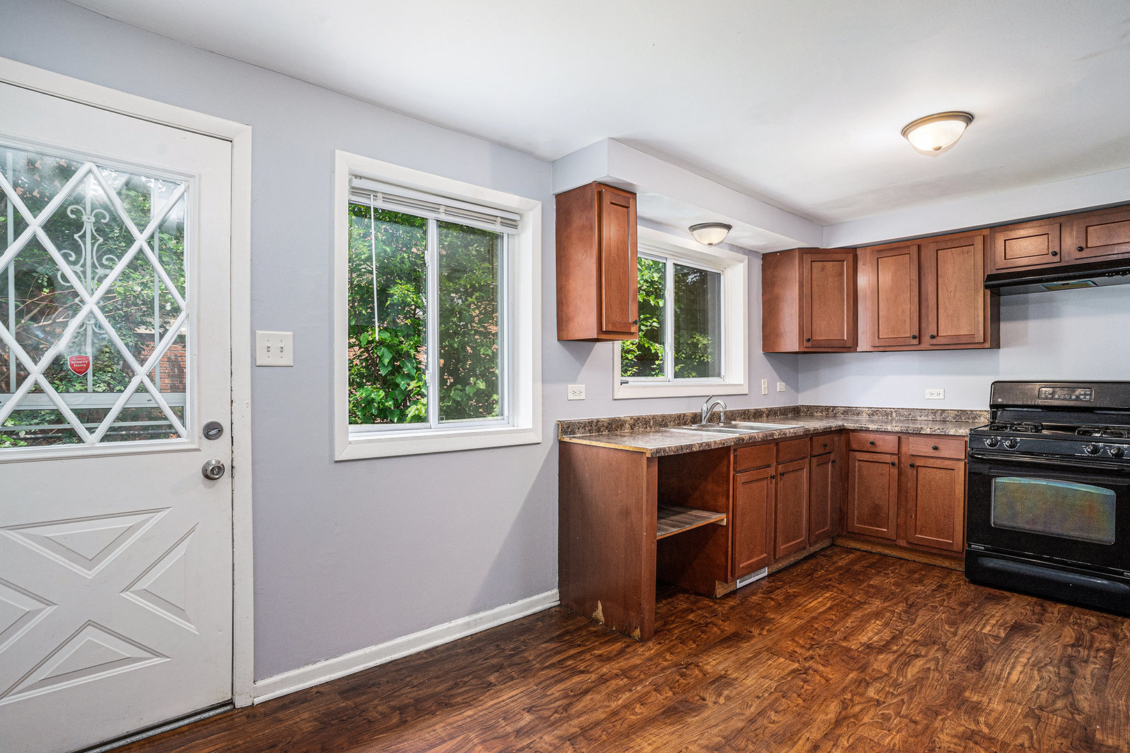 13947 S Saginaw Avenue, Burnham, IL 60633