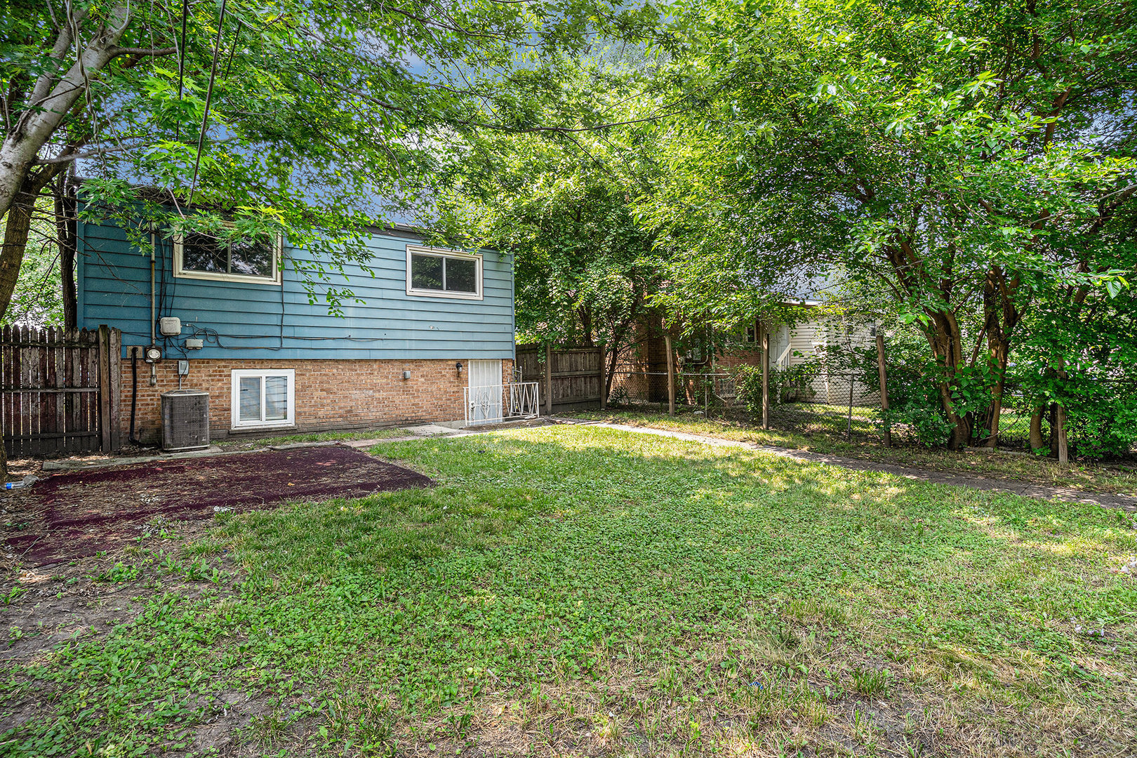 13947 S Saginaw Avenue, Burnham, IL 60633