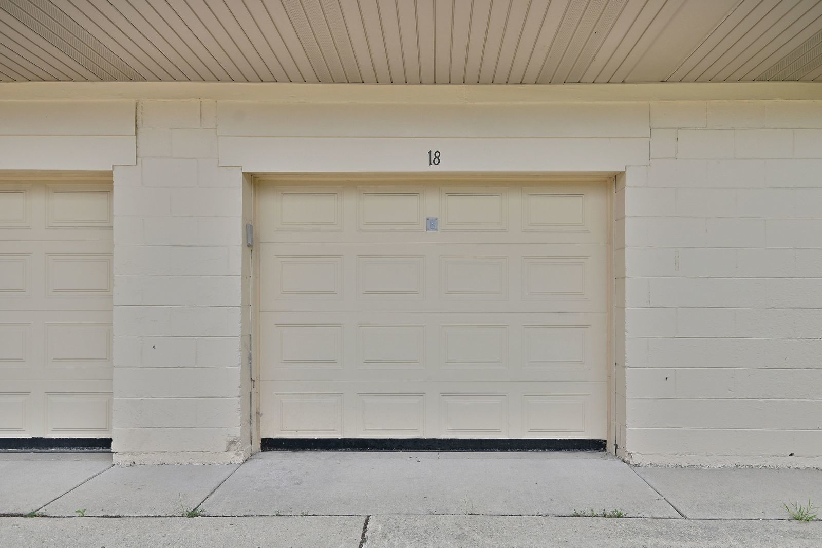 960 Beau Drive #18, Des Plaines, IL 60016