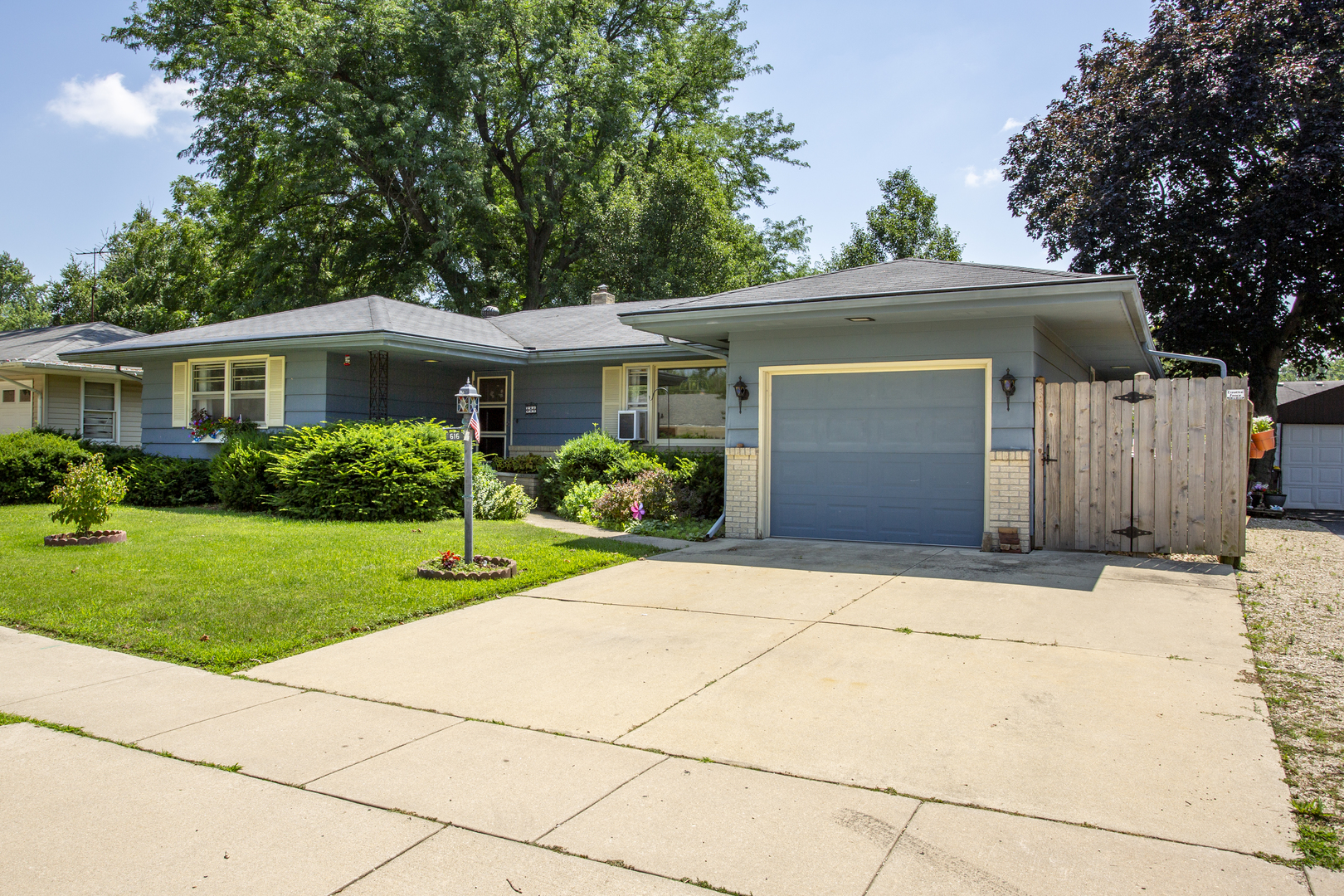 616 W 6th Street, Belvidere, IL 61008