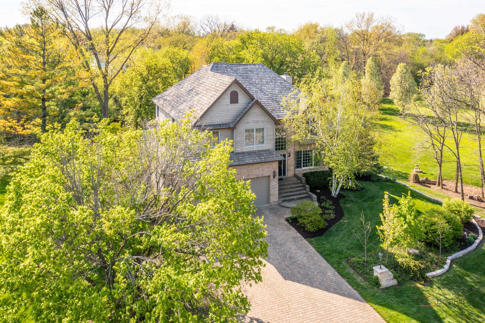 17 ARROWWOOD Drive, Hawthorn Woods, IL 60047