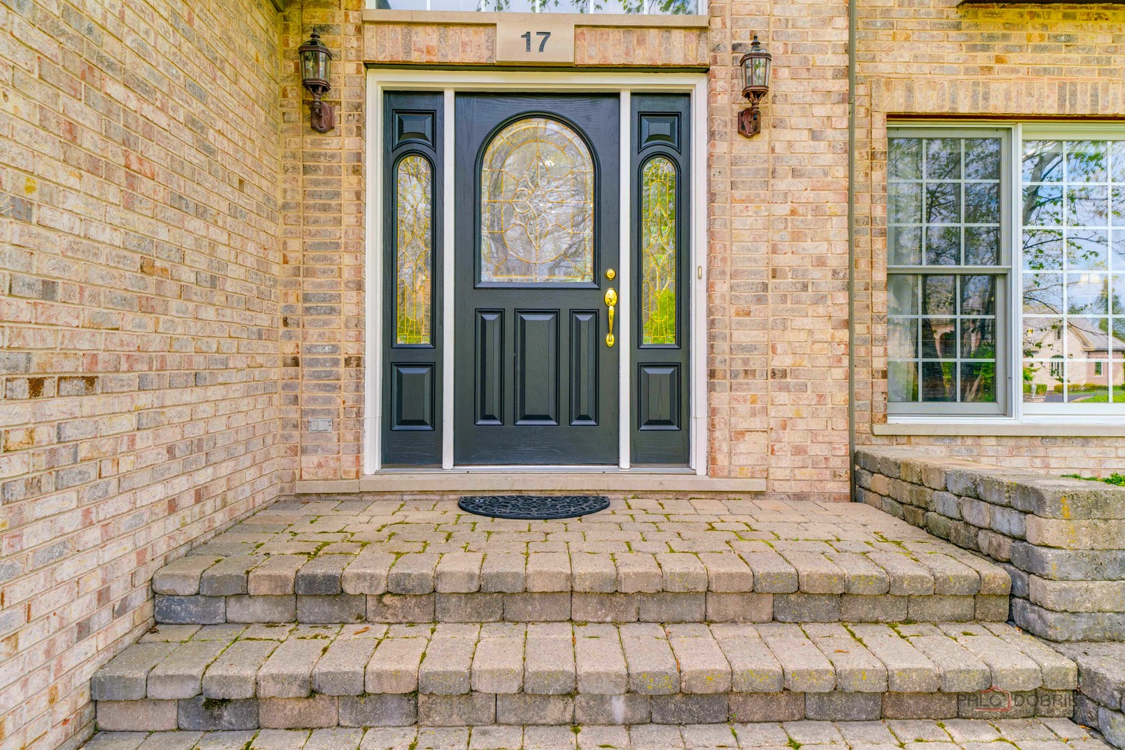 17 ARROWWOOD Drive, Hawthorn Woods, IL 60047