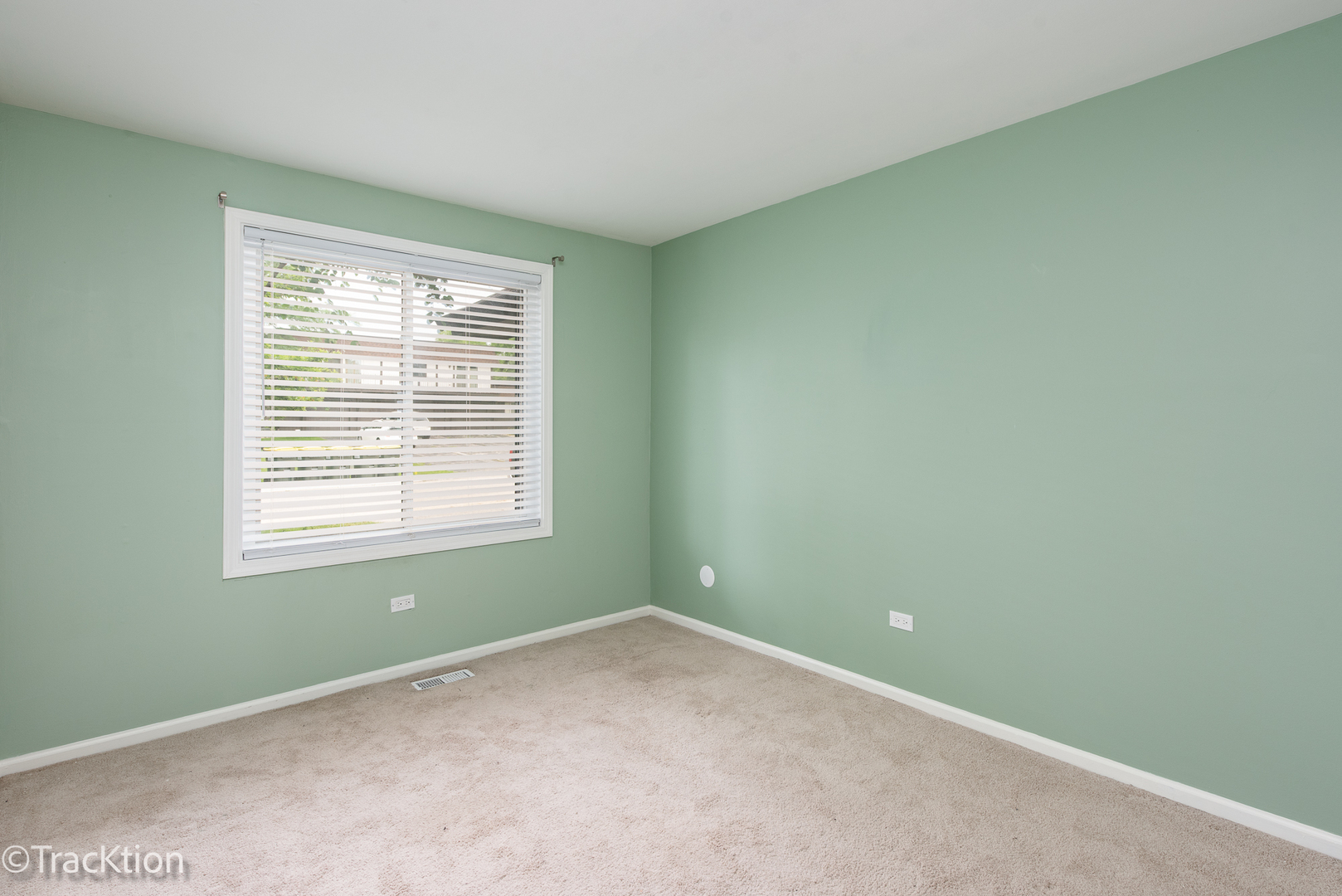 5825 Doe Circle #5825, Westmont, IL 60559