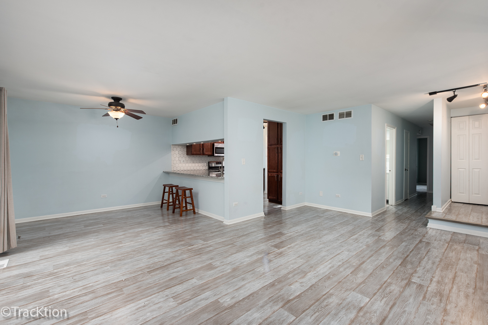 5825 Doe Circle #5825, Westmont, IL 60559