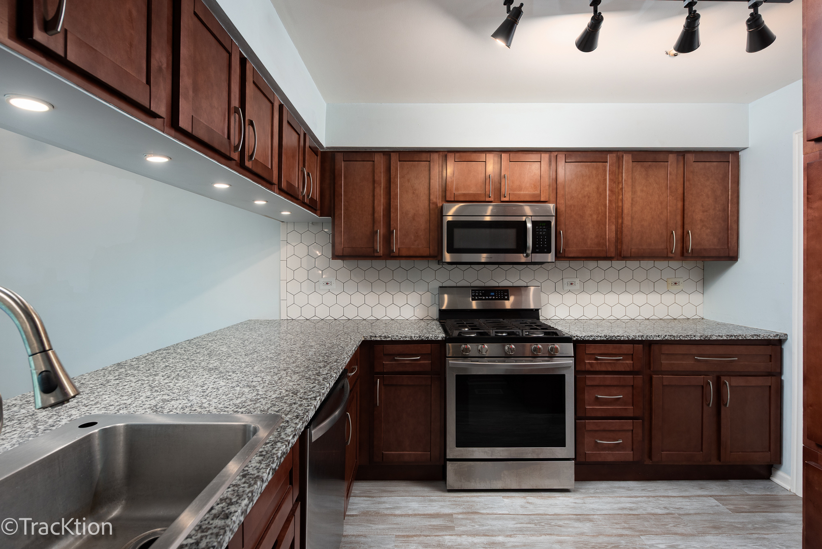 5825 Doe Circle #5825, Westmont, IL 60559