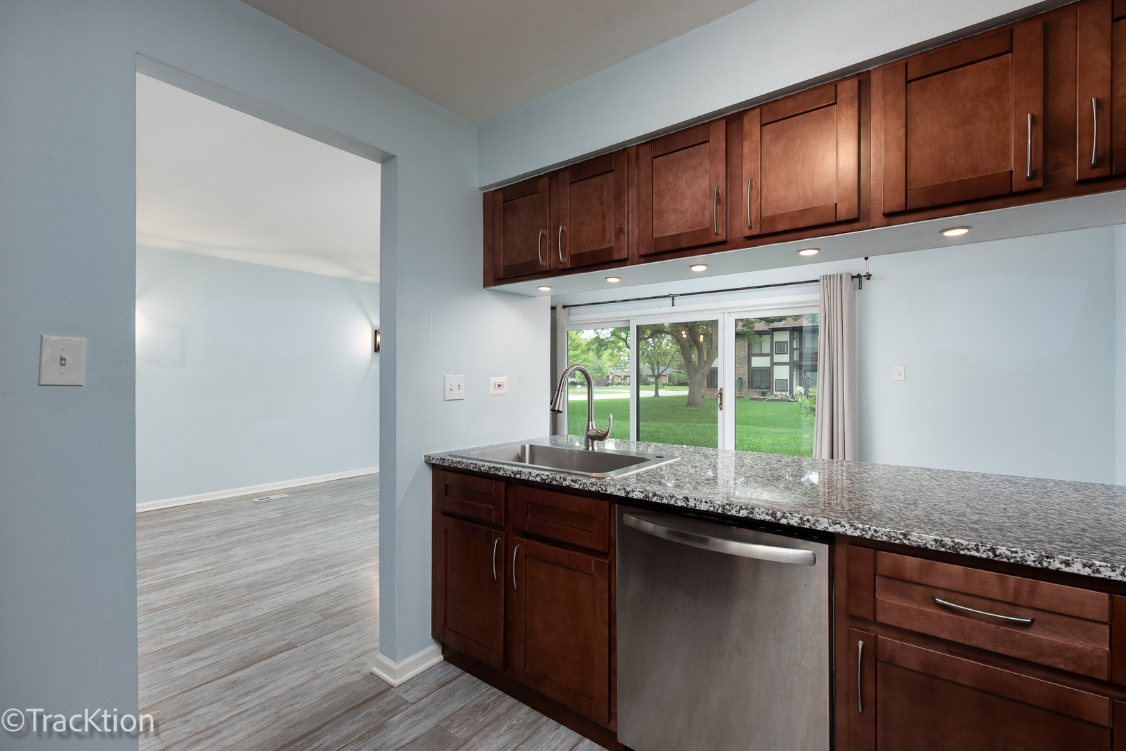 5825 Doe Circle #5825, Westmont, IL 60559
