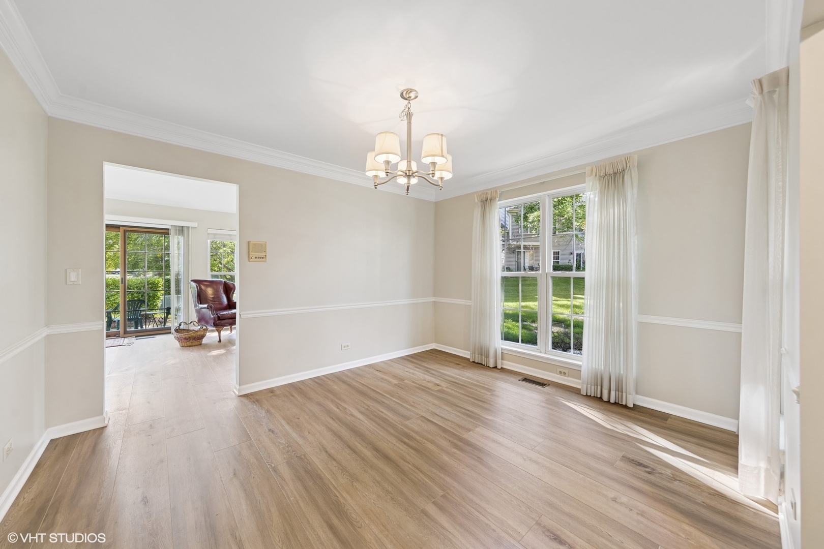639 Clover Hill Lane, Elk Grove Village, IL 60007