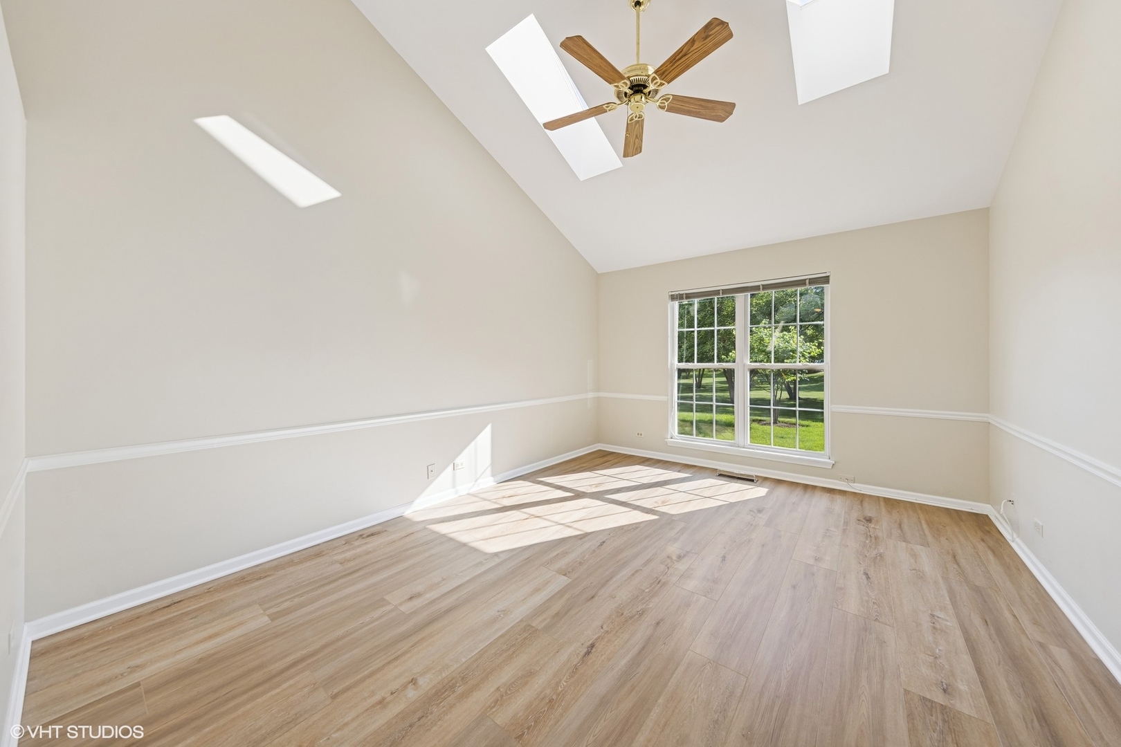 639 Clover Hill Lane, Elk Grove Village, IL 60007