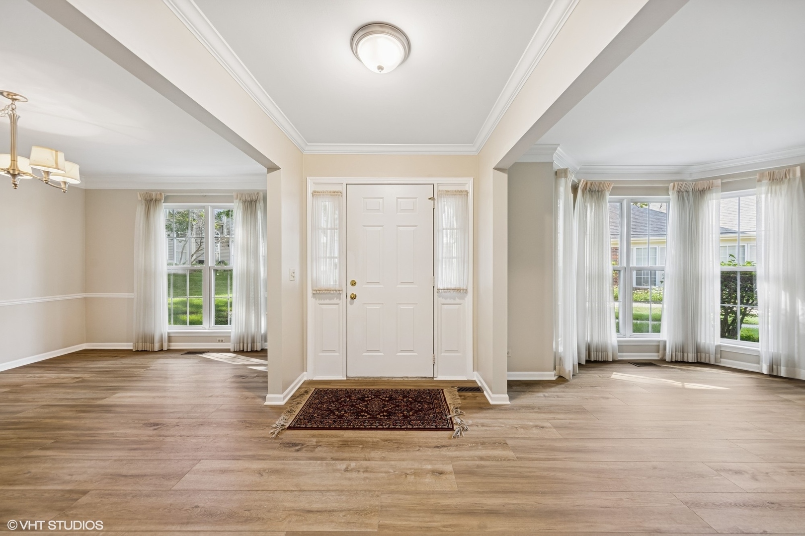 639 Clover Hill Lane, Elk Grove Village, IL 60007