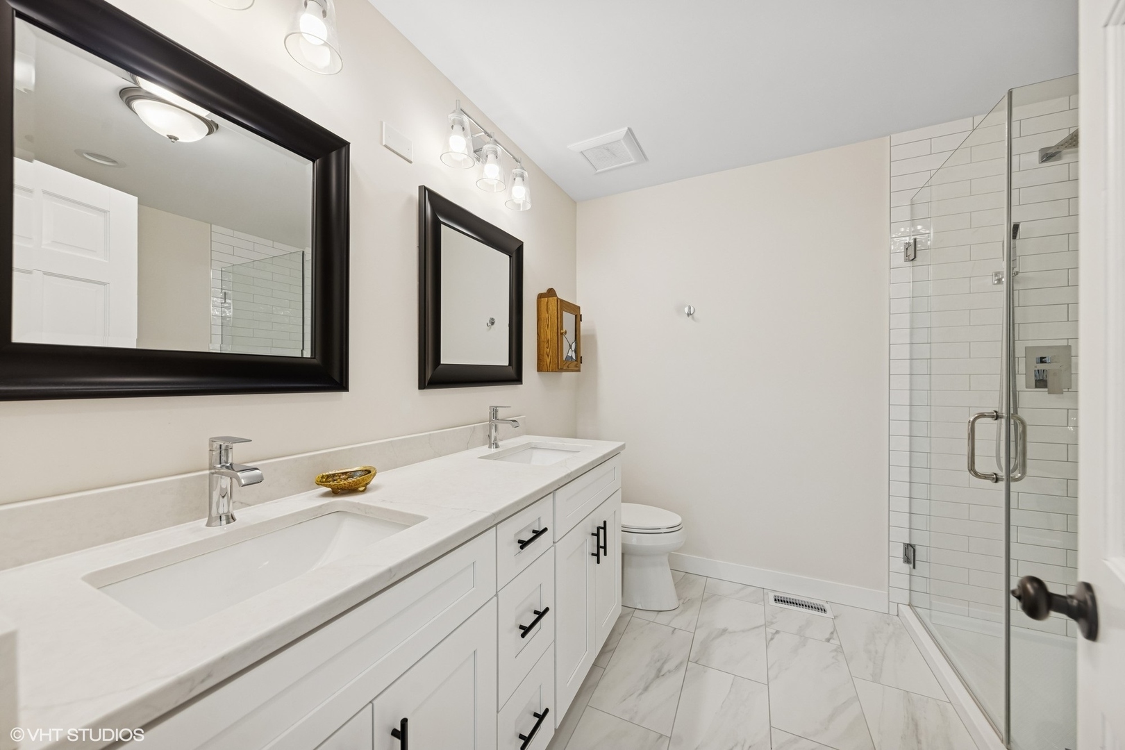639 Clover Hill Lane, Elk Grove Village, IL 60007
