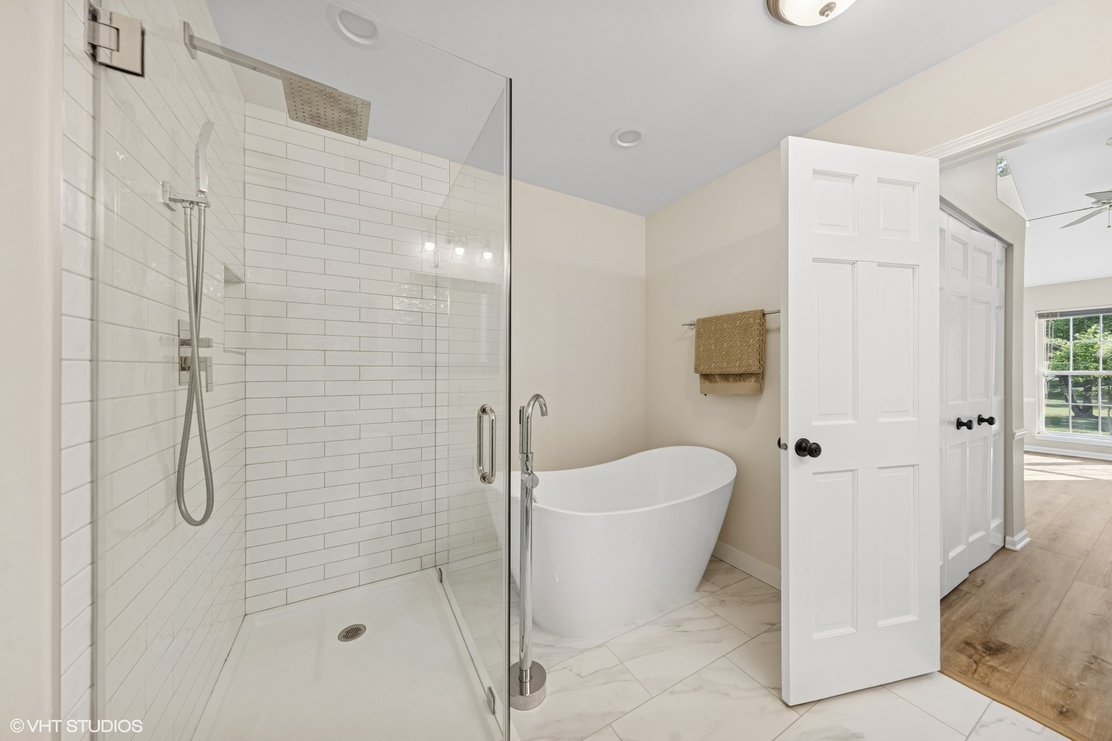639 Clover Hill Lane, Elk Grove Village, IL 60007