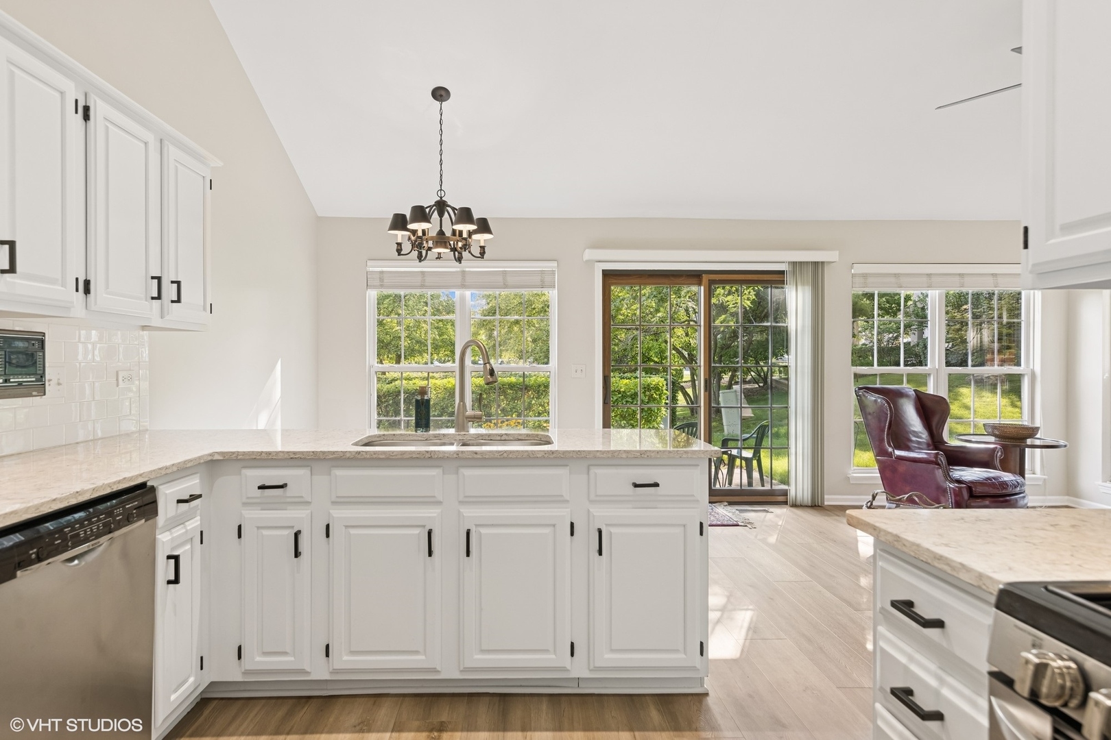 639 Clover Hill Lane, Elk Grove Village, IL 60007